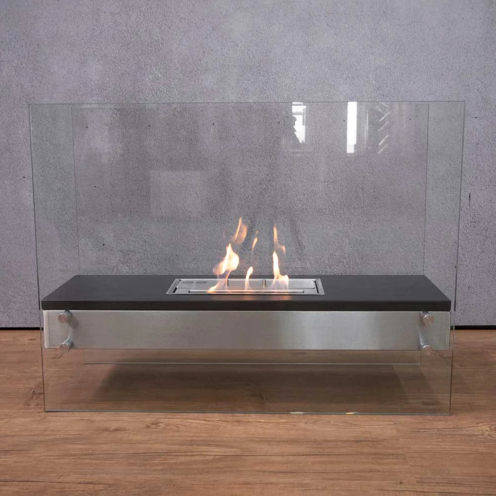 Freestanding bio ethanol burner with glass panels