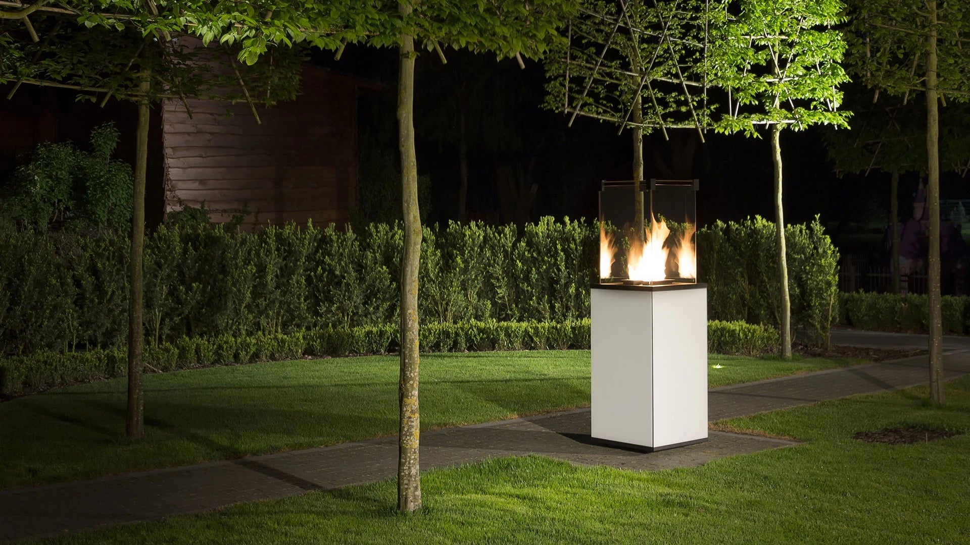 Deluxe Patio gasolkamin för utomhusbruk - vit