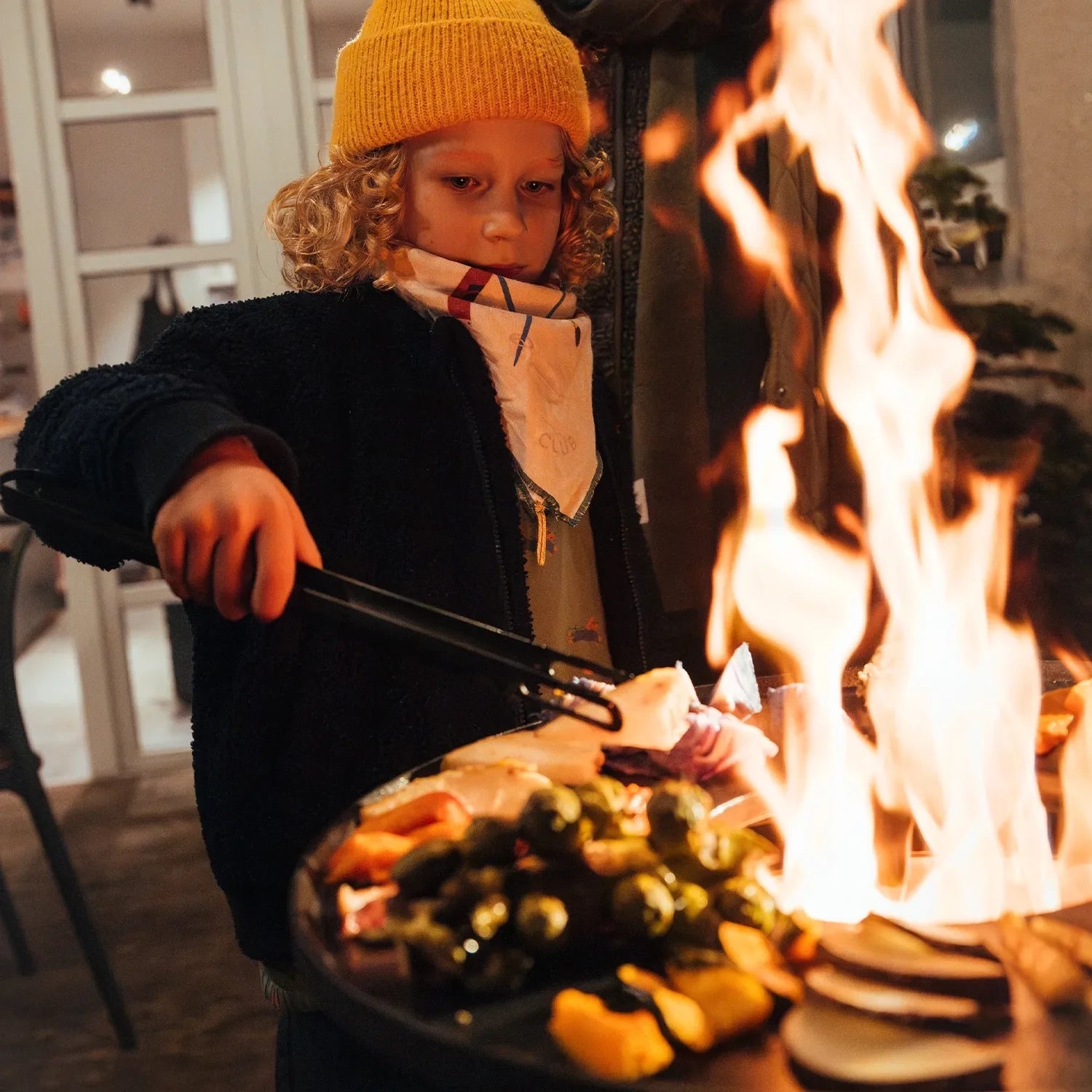 Grill plate for Höfats Moon 45 outdoor smokeless fire pit.