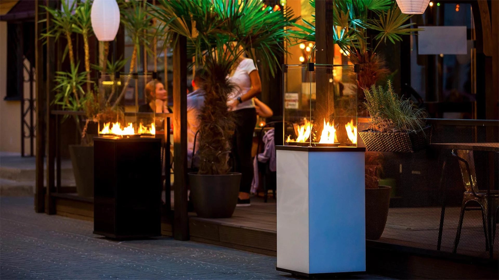 Deluxe Patio gasolkamin för utomhusbruk - vit