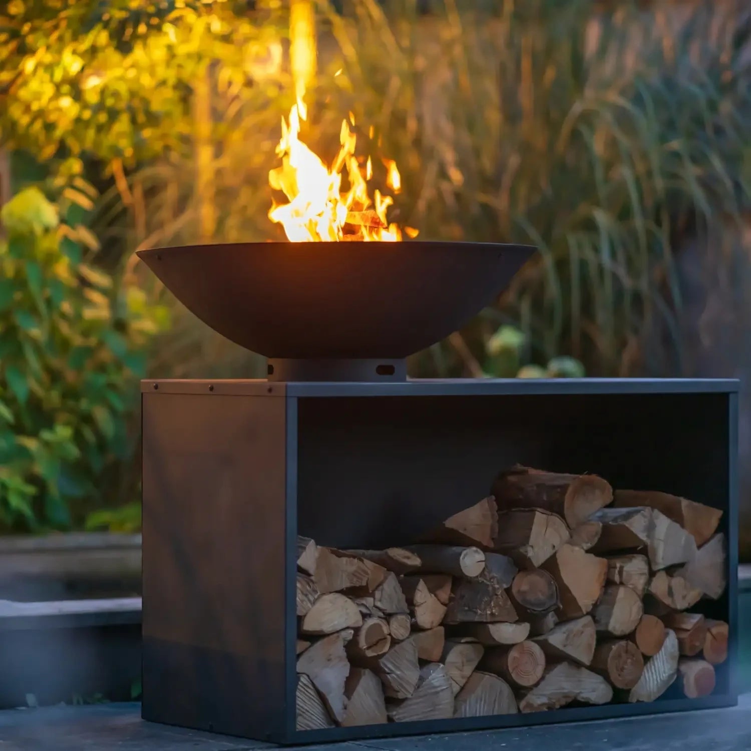 Onyx Table w/ Grill