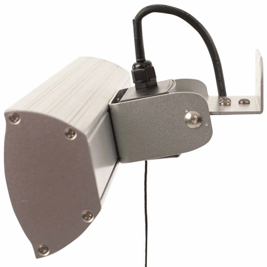 Vigo wall-mounted patio heater with an output of 1500 W